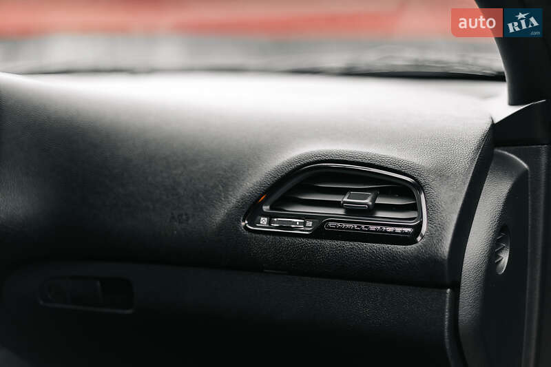 Купе Dodge Challenger 2017 в Дніпрі фото 22 Купе Dodge Challenger 2017 в Дніпрі