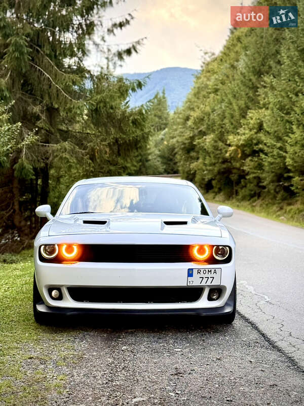 Купе Dodge Challenger 2016 в Полтаві фото Купе Dodge Challenger 2016 в Полтаві