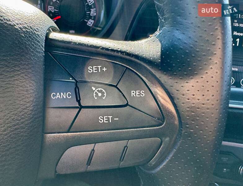 Купе Dodge Challenger 2017 в Киеве фото 33 Купе Dodge Challenger 2017 в Киеве