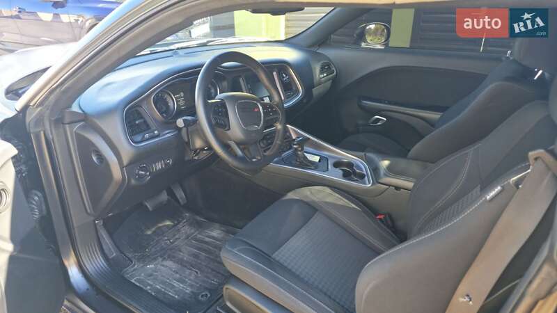 Купе Dodge Challenger 2017 в Нерубайське