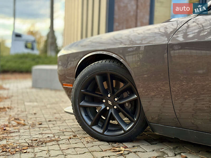 Купе Dodge Challenger 2021 в Кицмани