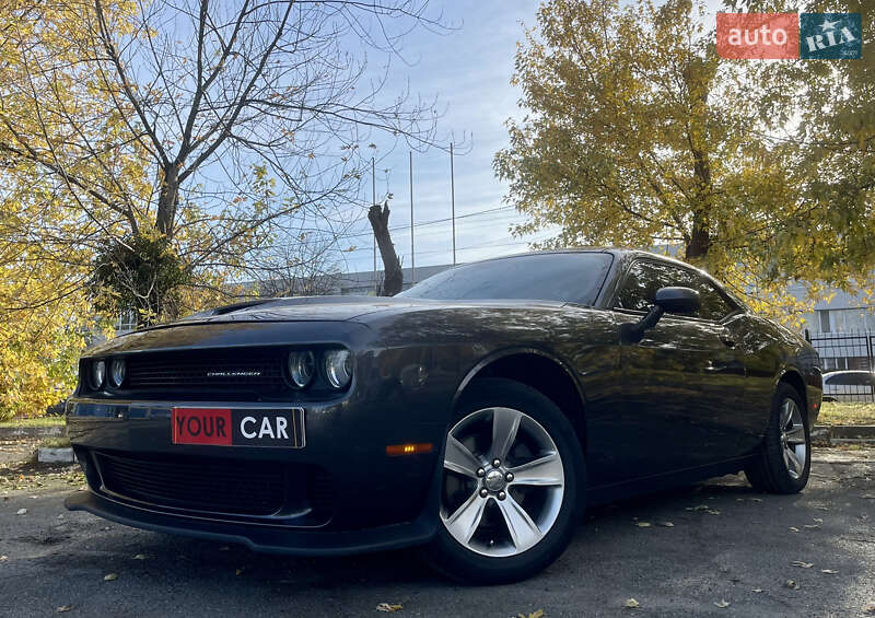 Купе Dodge Challenger 2020 в Киеве фото 11 Купе Dodge Challenger 2020 в Киеве