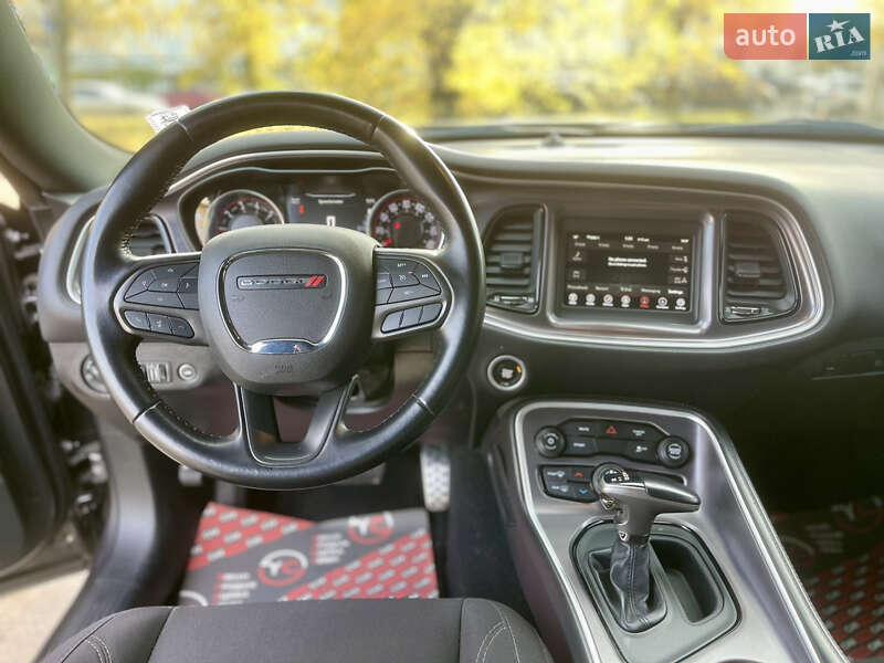 Купе Dodge Challenger 2020 в Киеве фото 21 Купе Dodge Challenger 2020 в Киеве