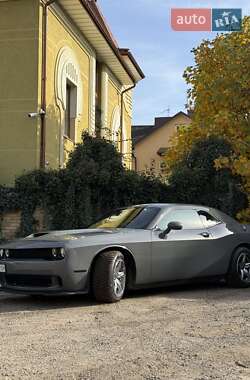 Купе Dodge Challenger 2018 в Черновцах