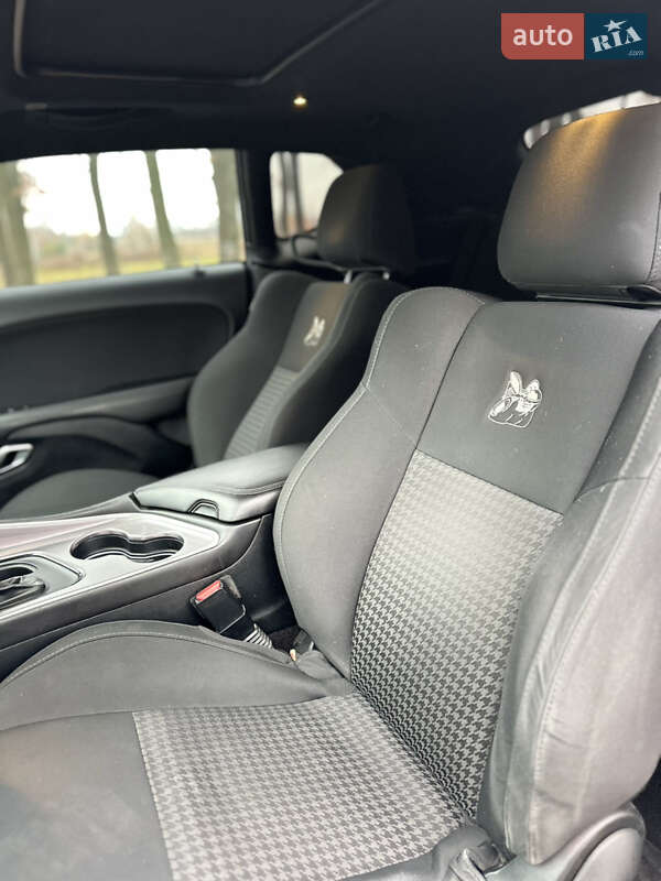 Купе Dodge Challenger 2019 в Києві