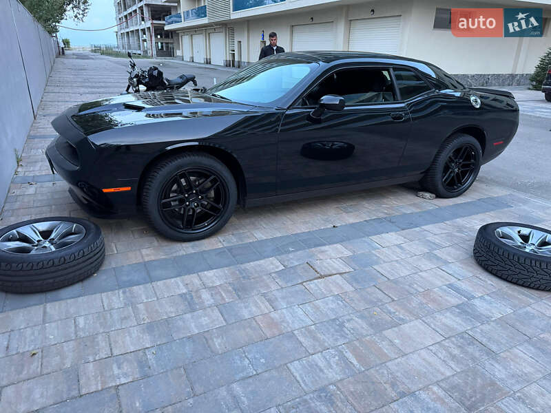 Купе Dodge Challenger 2014 в Ізмаїлі