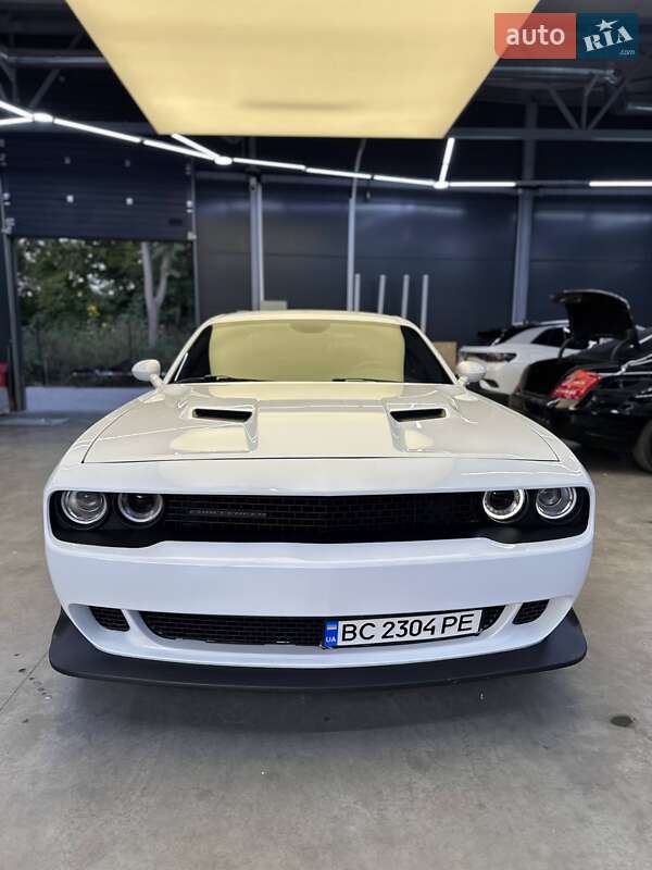 Купе Dodge Challenger 2016 в Чернівцях фото 5 Купе Dodge Challenger 2016 в Чернівцях