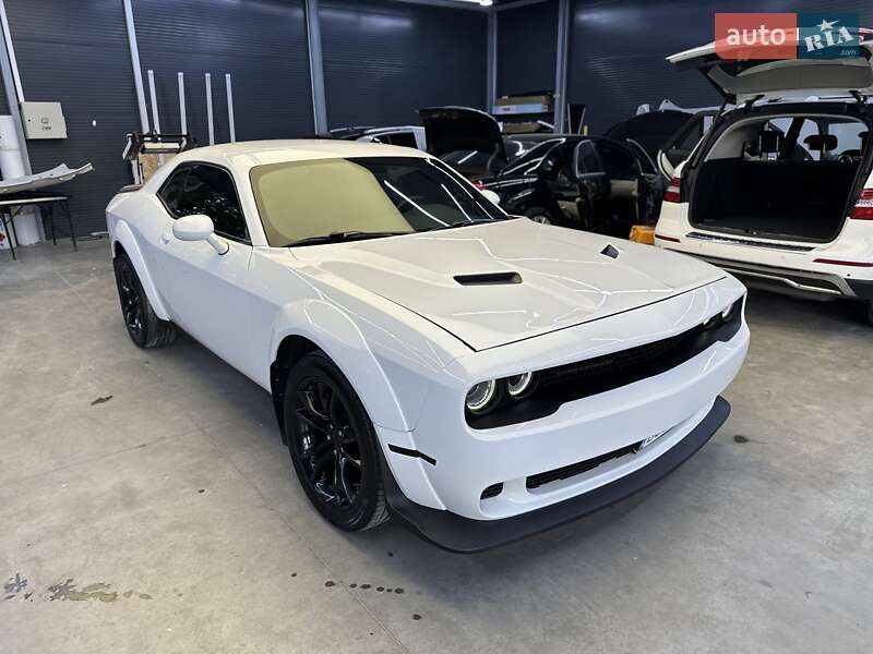 Купе Dodge Challenger 2016 в Чернівцях фото 3 Купе Dodge Challenger 2016 в Чернівцях