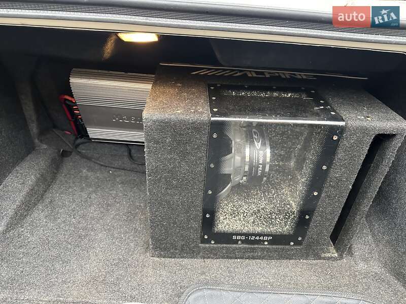 Купе Dodge Challenger 2016 в Чернівцях фото 26 Купе Dodge Challenger 2016 в Чернівцях