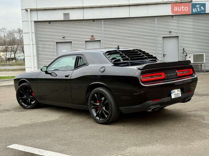 Купе Dodge Challenger 2016 в Киеве