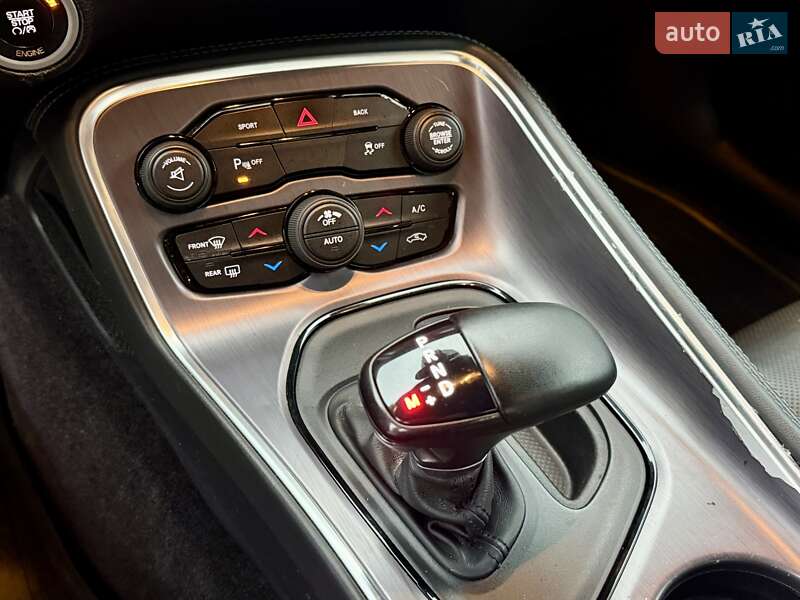 Купе Dodge Challenger 2016 в Киеве