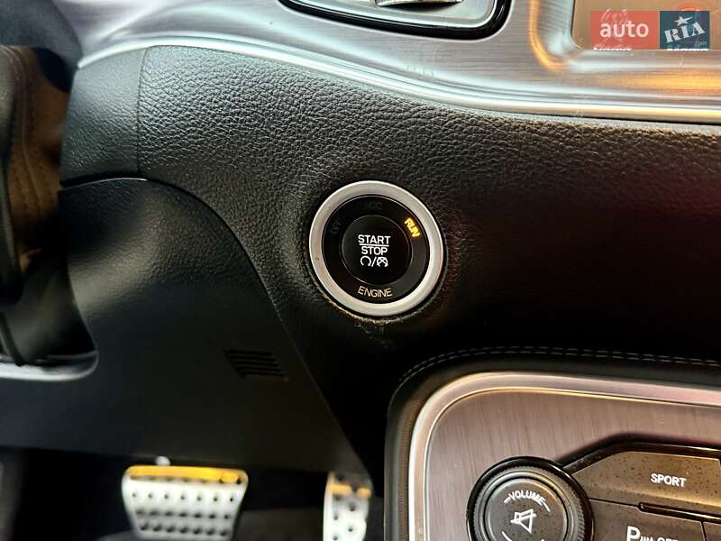 Купе Dodge Challenger 2016 в Киеве