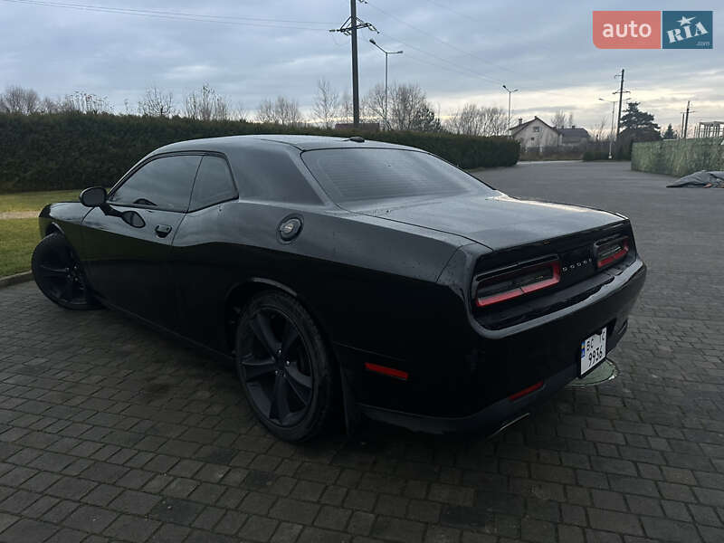 Купе Dodge Challenger 2016 в Львове фото 10 Купе Dodge Challenger 2016 в Львове