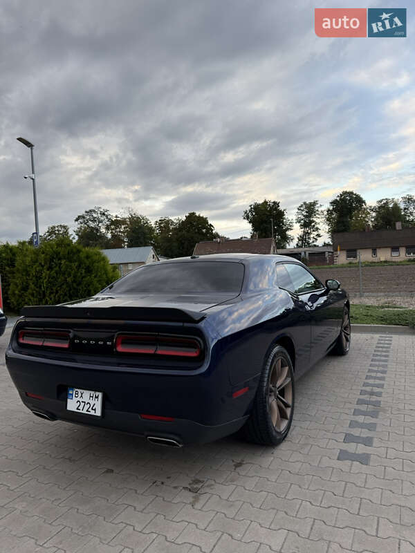 Купе Dodge Challenger 2016 в Каменец-Подольском