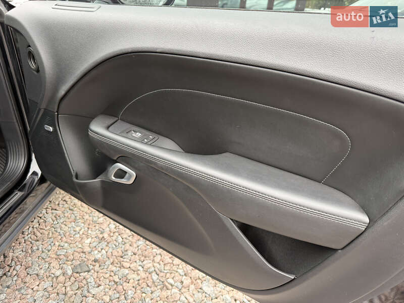 Купе Dodge Challenger 2016 в Полтаве