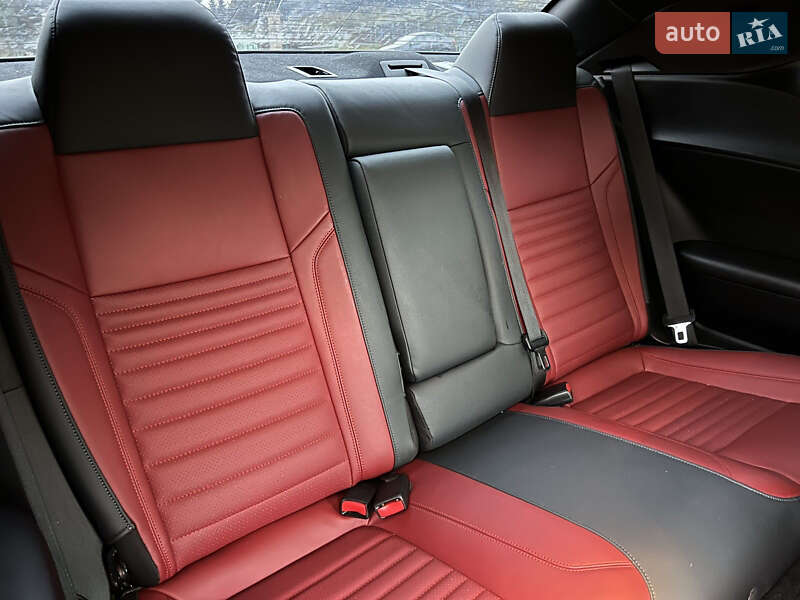 Купе Dodge Challenger 2017 в Львове