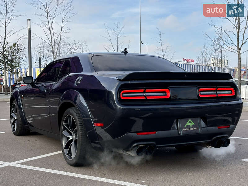 Купе Dodge Challenger 2016 в Киеве