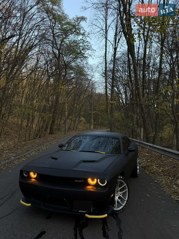 Купе Dodge Challenger 2016 в Киеве