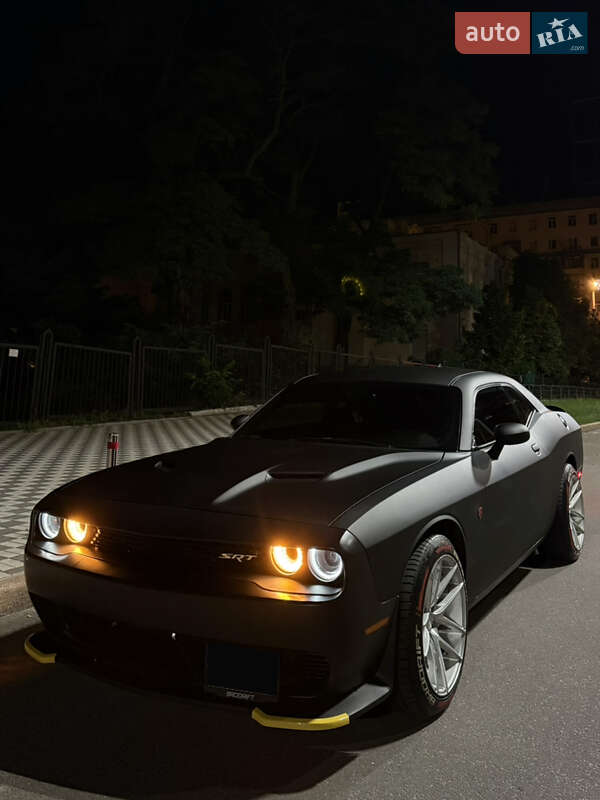Купе Dodge Challenger 2016 в Киеве