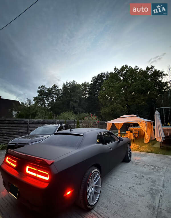 Купе Dodge Challenger 2016 в Киеве