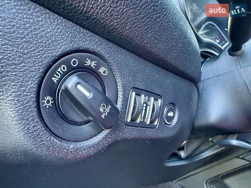 Купе Dodge Challenger 2017 в Киеве