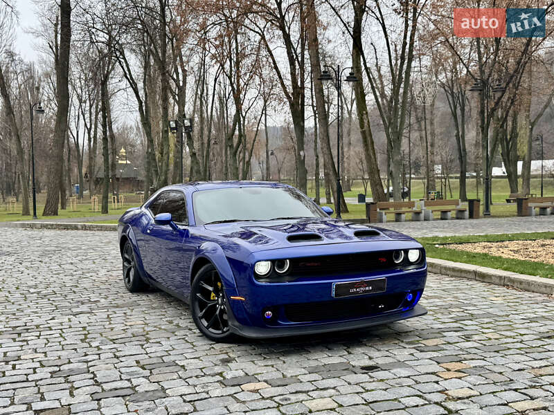 Купе Dodge Challenger 2020 в Киеве