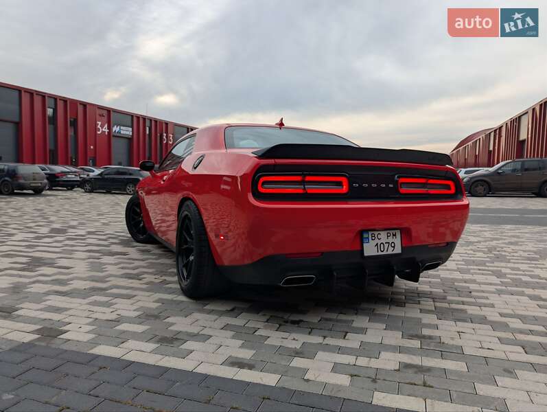 Купе Dodge Challenger 2017 в Львове