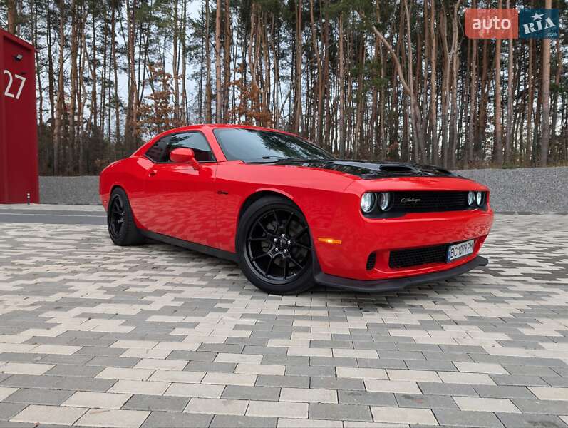 Купе Dodge Challenger 2017 в Львове