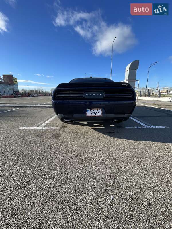 Купе Dodge Challenger 2014 в Киеве