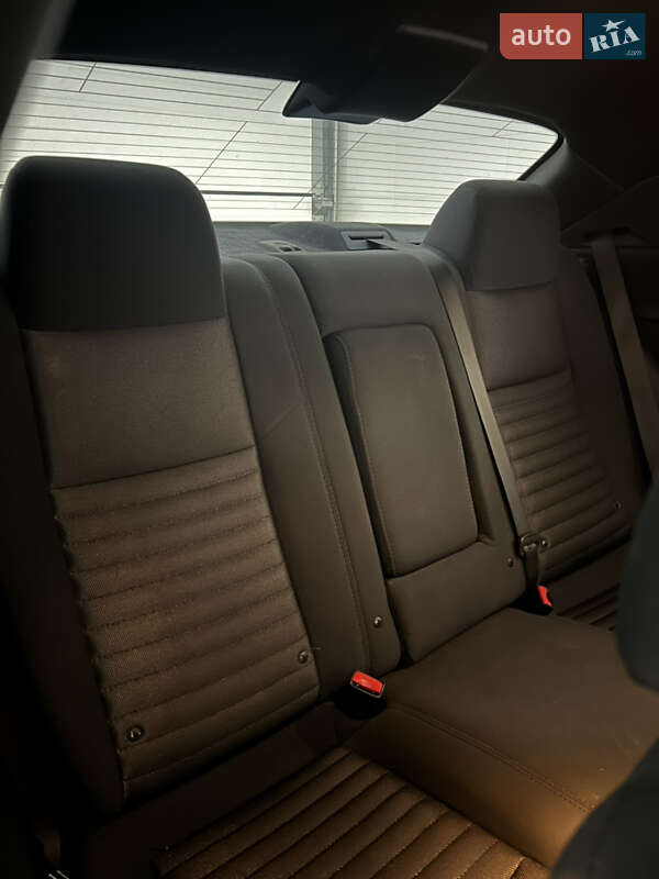 Купе Dodge Challenger 2012 в Львове