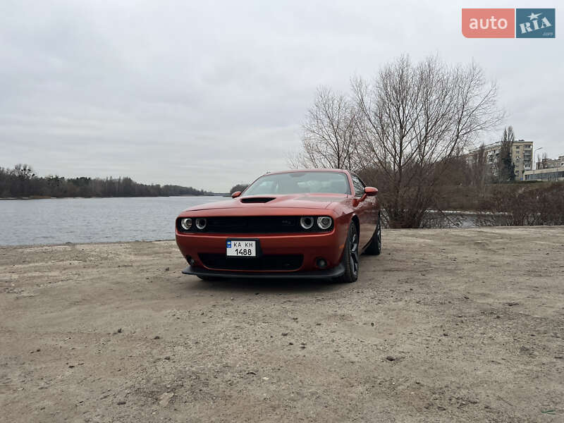 Купе Dodge Challenger 2022 в Киеве