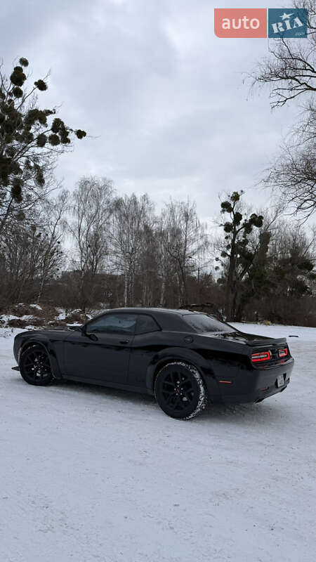 Купе Dodge Challenger 2015 в Виннице