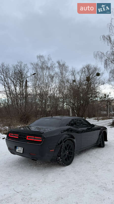 Купе Dodge Challenger 2015 в Виннице