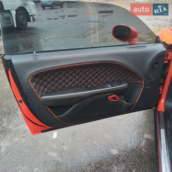 Купе Dodge Challenger 2017 в Житомире