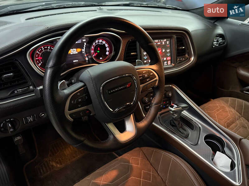 Купе Dodge Challenger 2016 в Киеве фото 14 Купе Dodge Challenger 2016 в Киеве