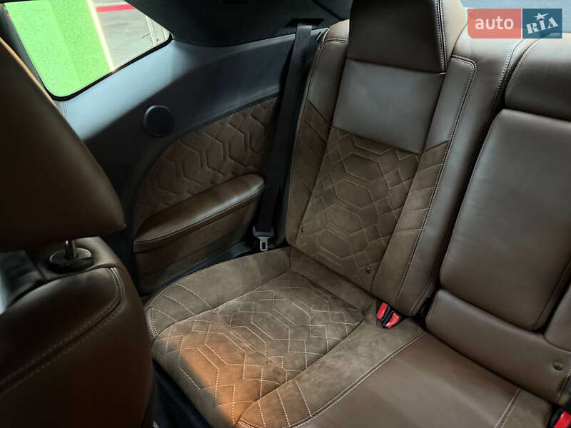 Купе Dodge Challenger 2016 в Киеве фото 24 Купе Dodge Challenger 2016 в Киеве