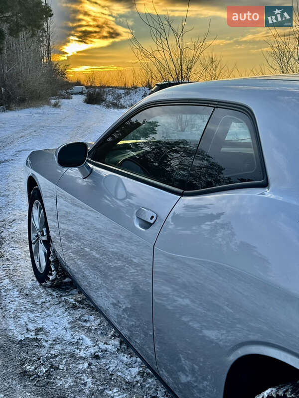 Купе Dodge Challenger 2021 в Киеве