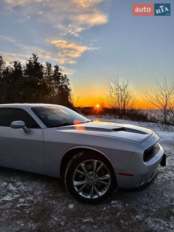 Купе Dodge Challenger 2021 в Киеве
