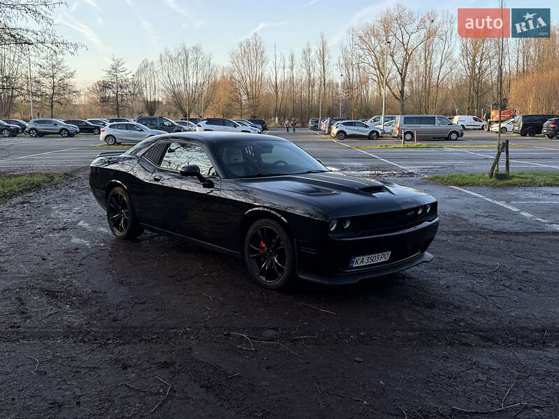 Купе Dodge Challenger 2016 в Киеве фото 2 Купе Dodge Challenger 2016 в Киеве