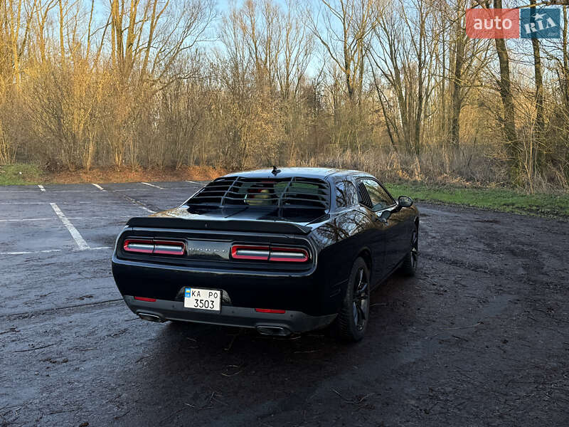 Купе Dodge Challenger 2016 в Киеве фото 9 Купе Dodge Challenger 2016 в Киеве