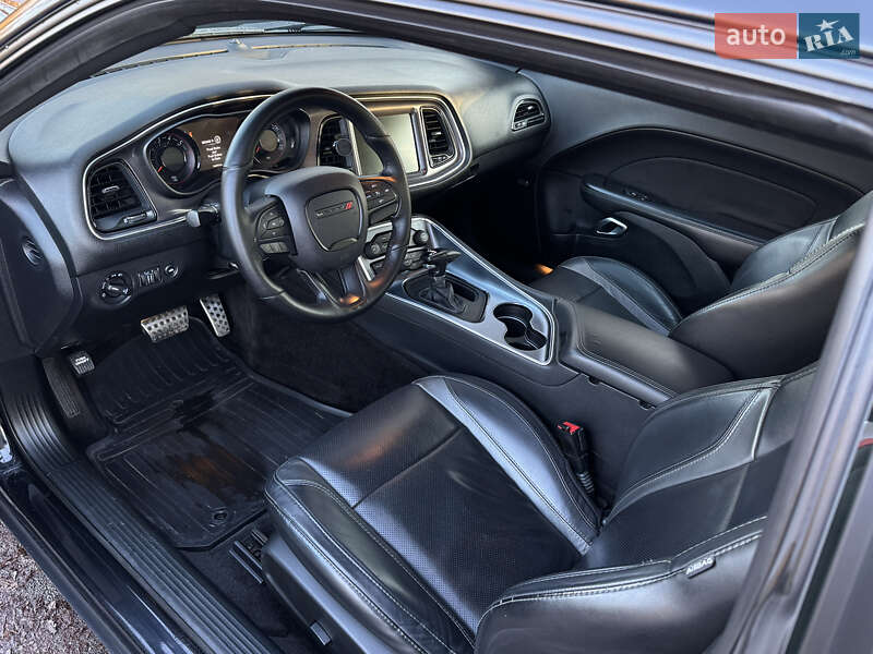 Купе Dodge Challenger 2016 в Киеве фото 13 Купе Dodge Challenger 2016 в Киеве