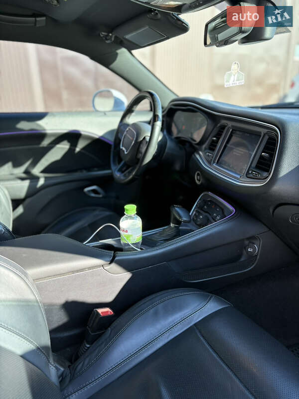 Купе Dodge Challenger 2016 в Рівному