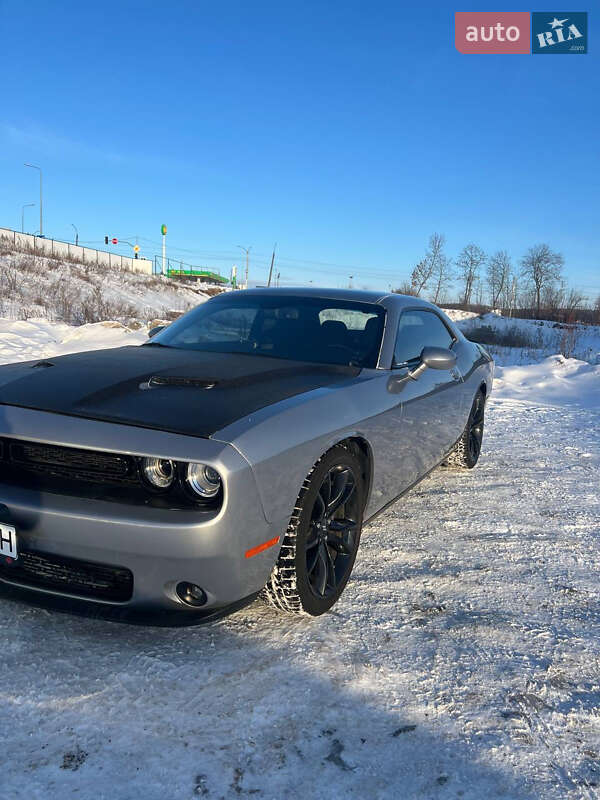 Купе Dodge Challenger 2017 в Хмельницком