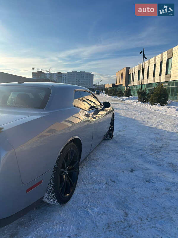 Купе Dodge Challenger 2017 в Хмельницком