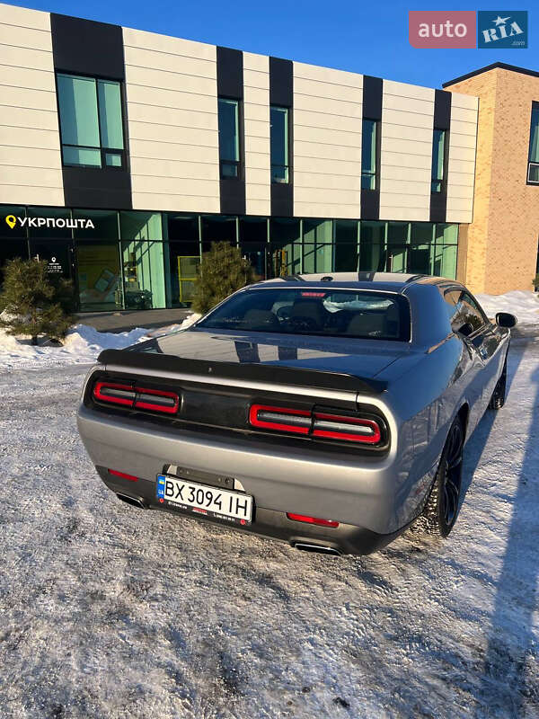 Купе Dodge Challenger 2017 в Хмельницком