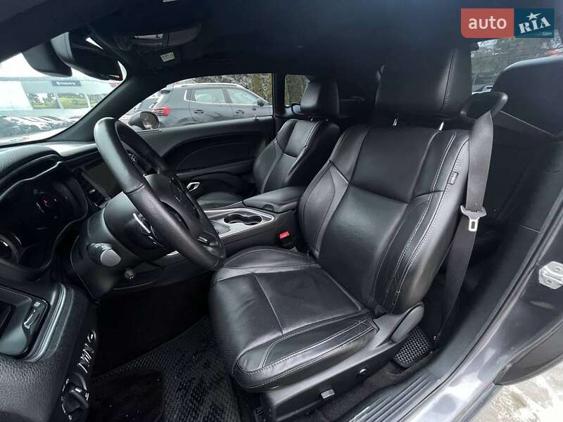 Купе Dodge Challenger 2016 в Киеве