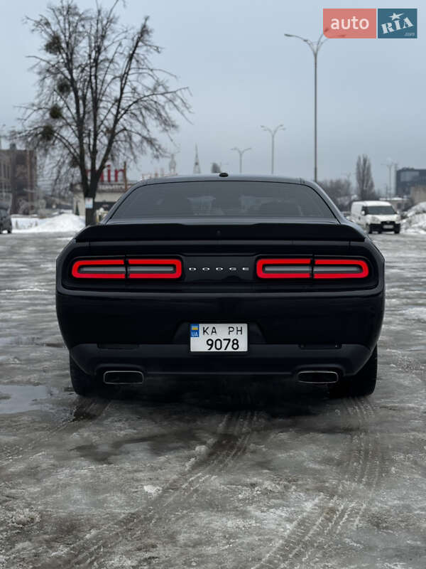 Купе Dodge Challenger 2015 в Києві фото 8 Купе Dodge Challenger 2015 в Києві