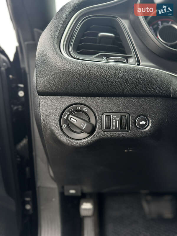 Купе Dodge Challenger 2015 в Києві фото 19 Купе Dodge Challenger 2015 в Києві