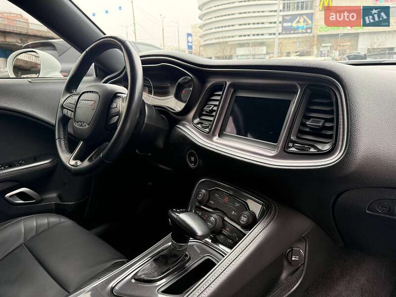 Купе Dodge Challenger 2018 в Дніпрі