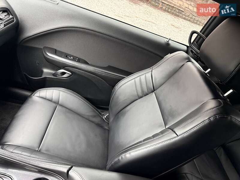 Купе Dodge Challenger 2018 в Дніпрі